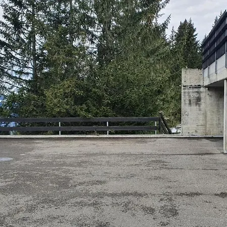 2 Pieces Equipe Avec Parking Prive Gryon